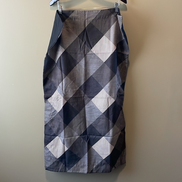 (2) Never Used Pillow Case Matching Abstract Strip Square Polyester Decorative - Picture 4 of 8